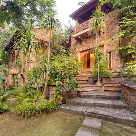 Hostie Chinar Haveli - Heritage Home With Pool, 古尔冈 外观 照片