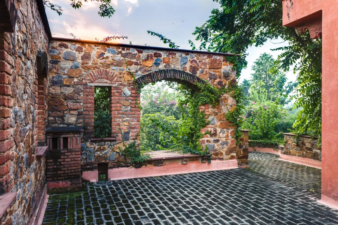 Hostie Chinar Haveli - Heritage Home With Pool, 古尔冈 外观 照片