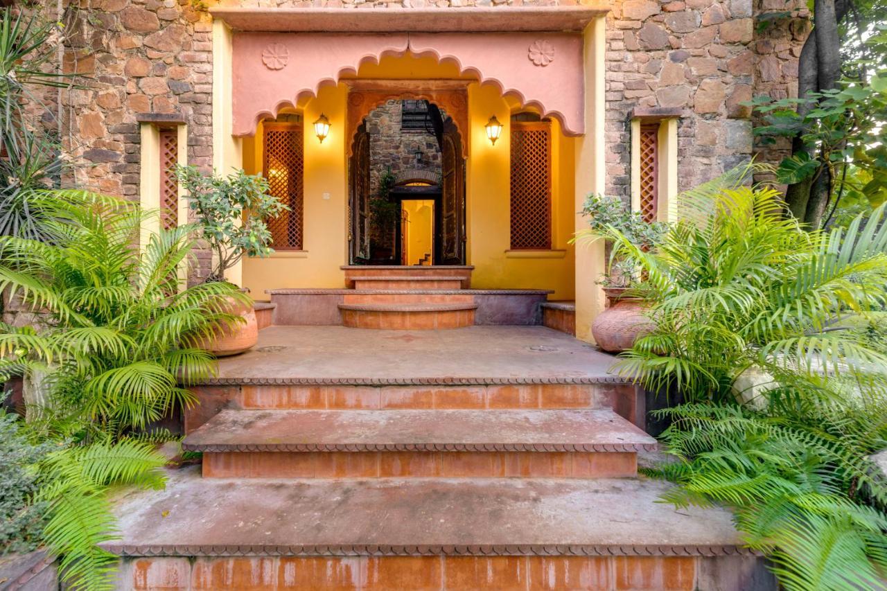 Hostie Chinar Haveli - Heritage Home With Pool, 古尔冈 外观 照片