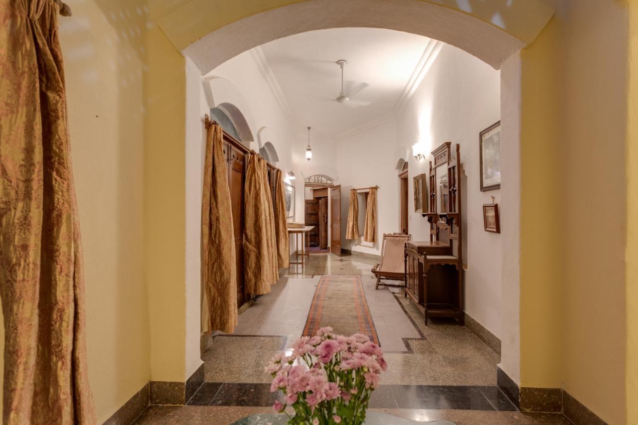 Hostie Chinar Haveli - Heritage Home With Pool, 古尔冈 外观 照片