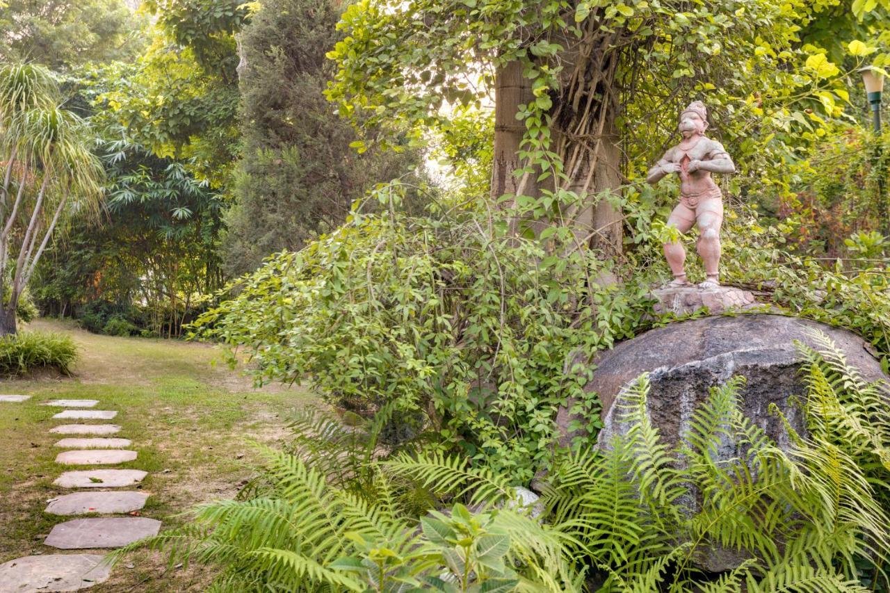 Hostie Chinar Haveli - Heritage Home With Pool, 古尔冈 外观 照片
