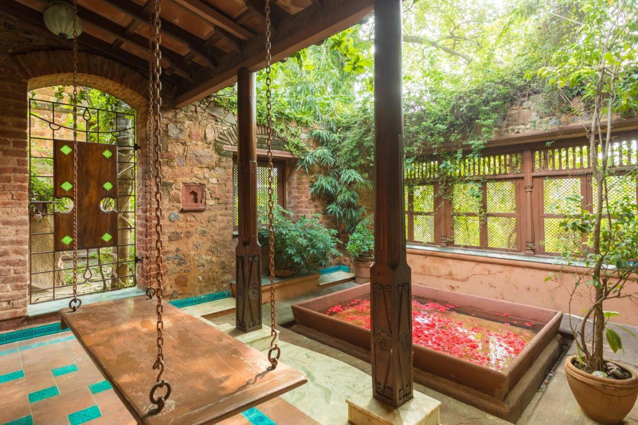 Hostie Chinar Haveli - Heritage Home With Pool, 古尔冈 外观 照片