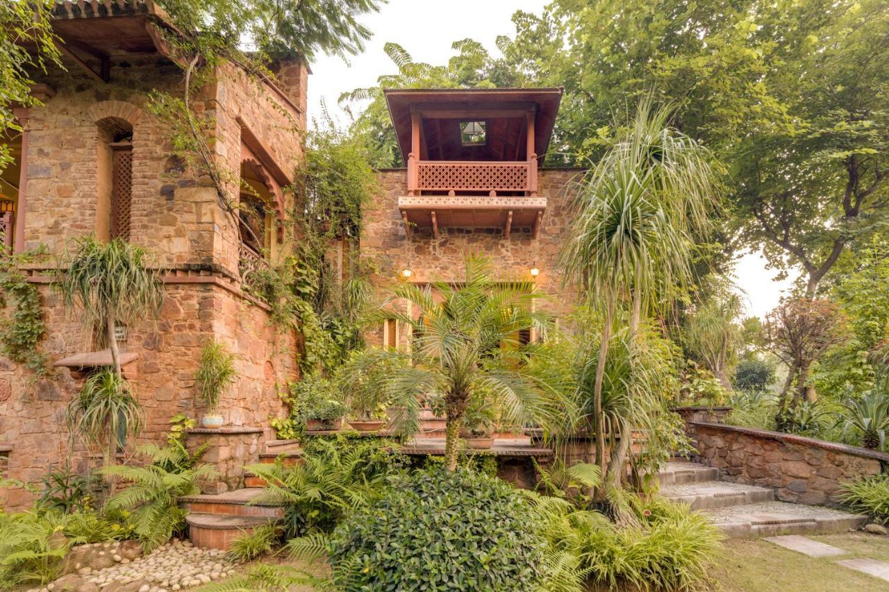 Hostie Chinar Haveli - Heritage Home With Pool, 古尔冈 外观 照片