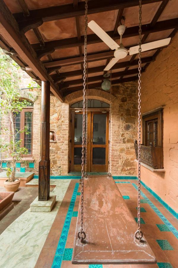 Hostie Chinar Haveli - Heritage Home With Pool, 古尔冈 外观 照片
