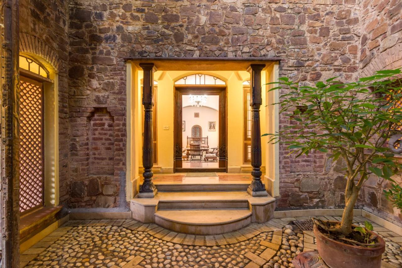 Hostie Chinar Haveli - Heritage Home With Pool, 古尔冈 外观 照片