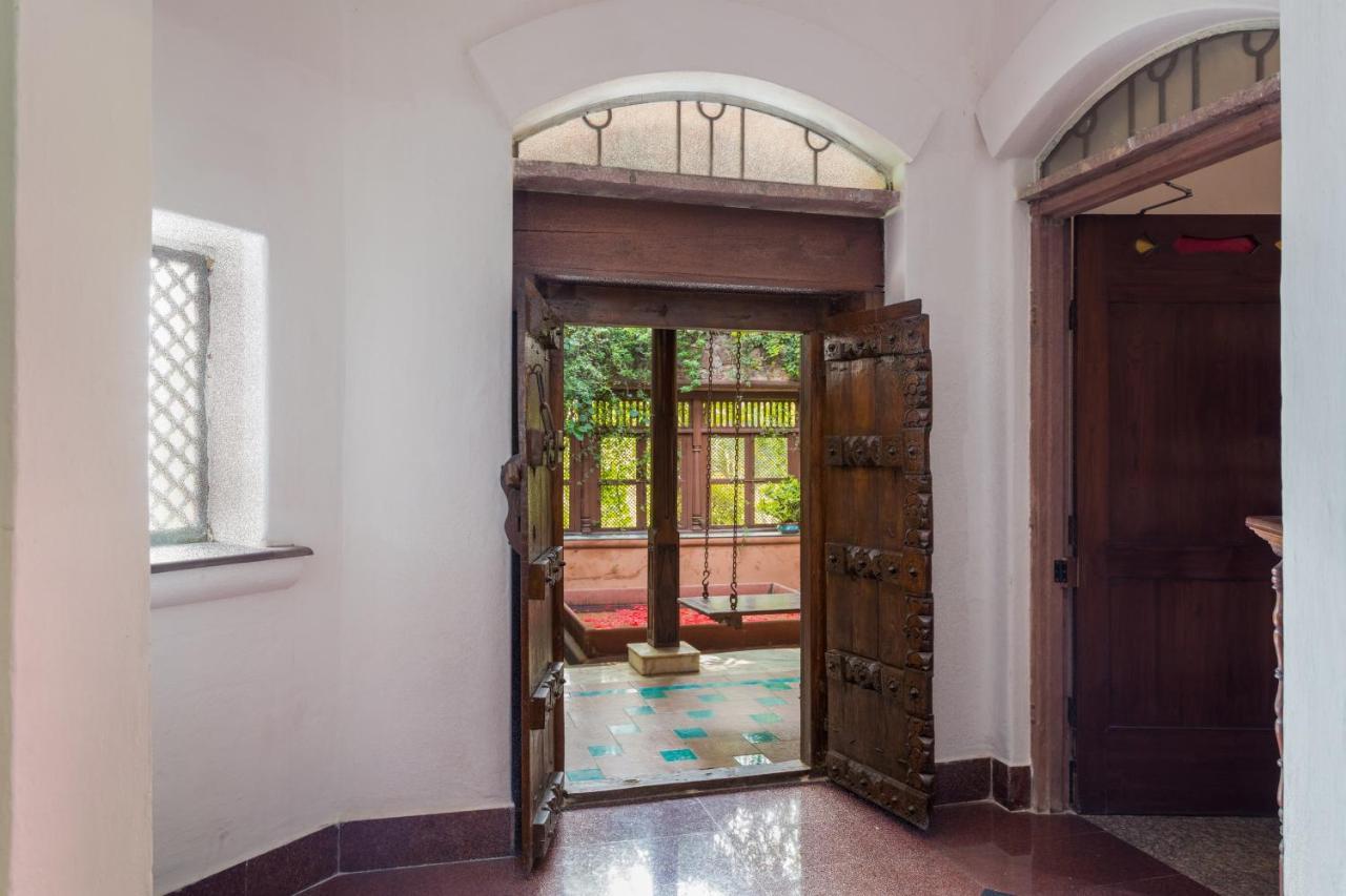 Hostie Chinar Haveli - Heritage Home With Pool, 古尔冈 外观 照片