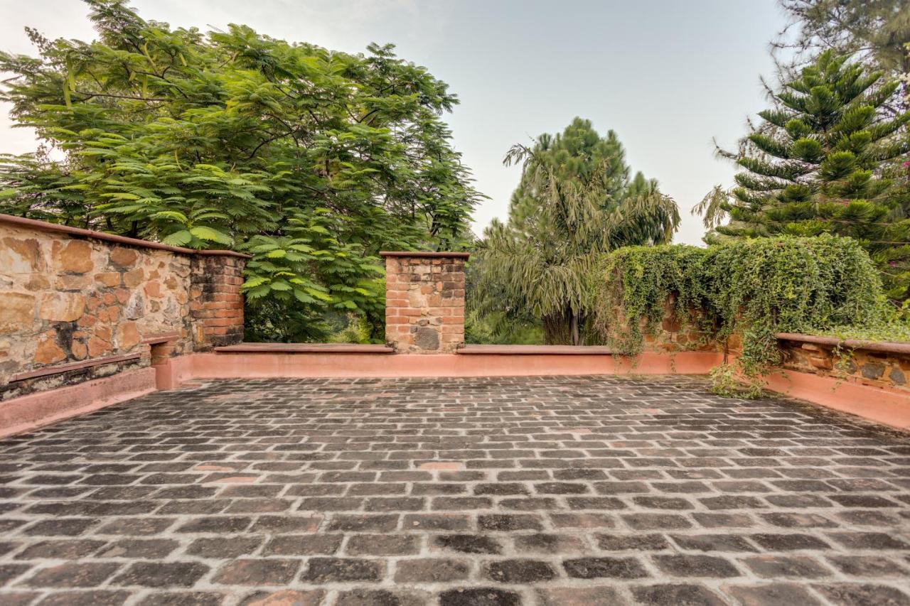 Hostie Chinar Haveli - Heritage Home With Pool, 古尔冈 外观 照片