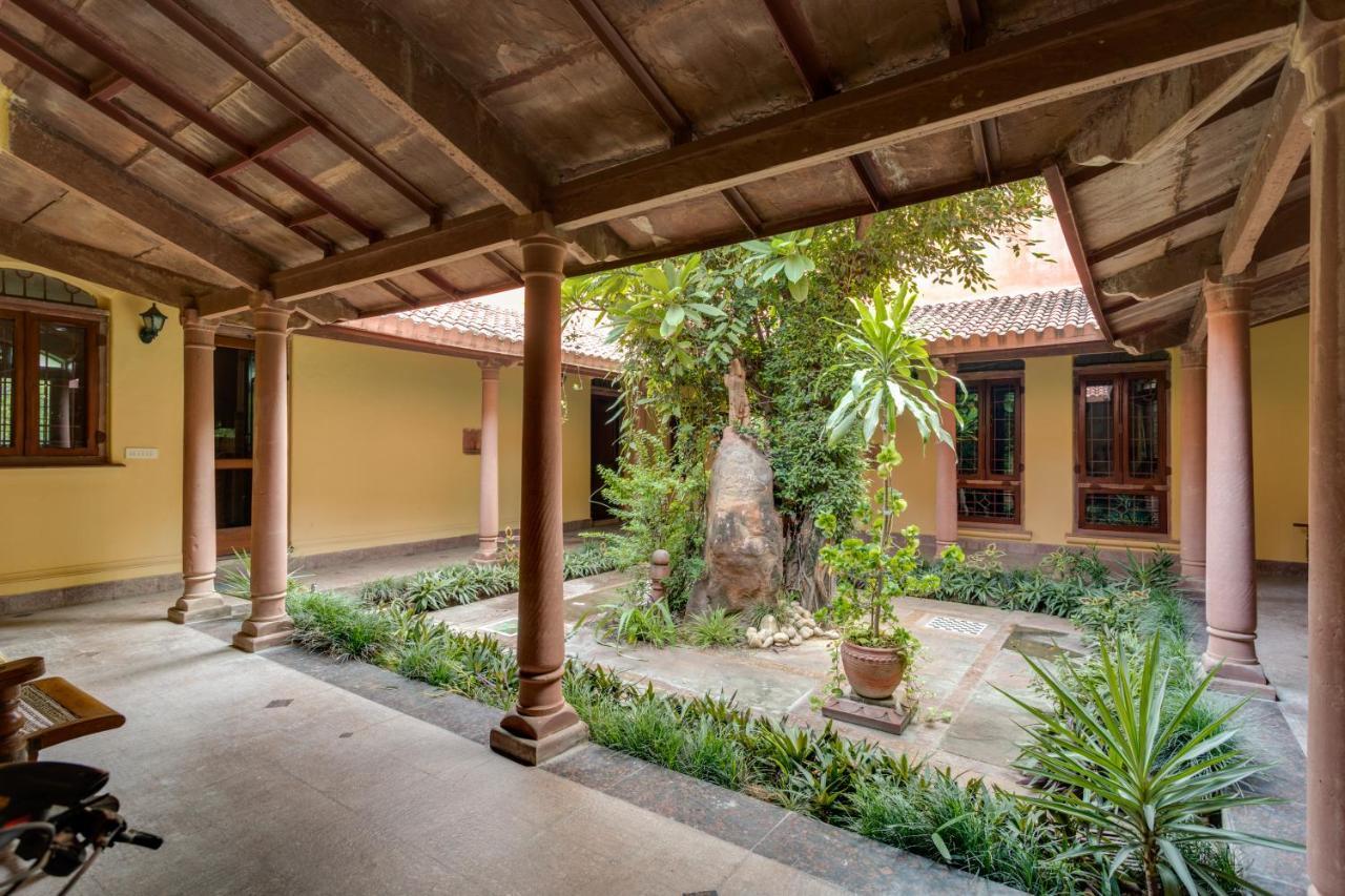 Hostie Chinar Haveli - Heritage Home With Pool, 古尔冈 外观 照片