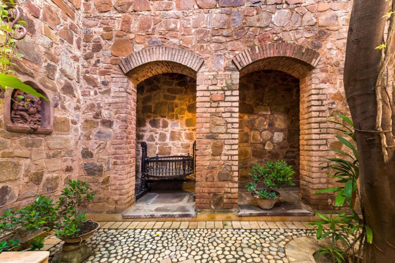 Hostie Chinar Haveli - Heritage Home With Pool, 古尔冈 外观 照片